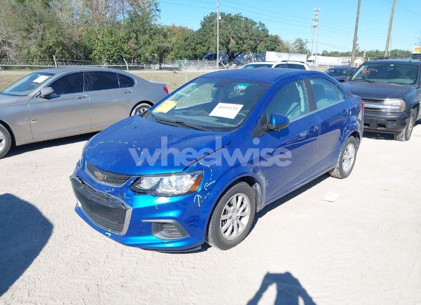 Photo 2 of 2017 Chevrolet Sonic LT AUTO (VIN 1G1JD5SHXH4168718)