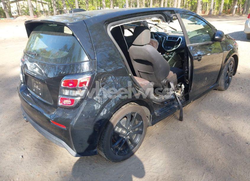 Photo 4 of 2018 Chevrolet Sonic LT AUTO (VIN 1G1JD6SB0J4102718)