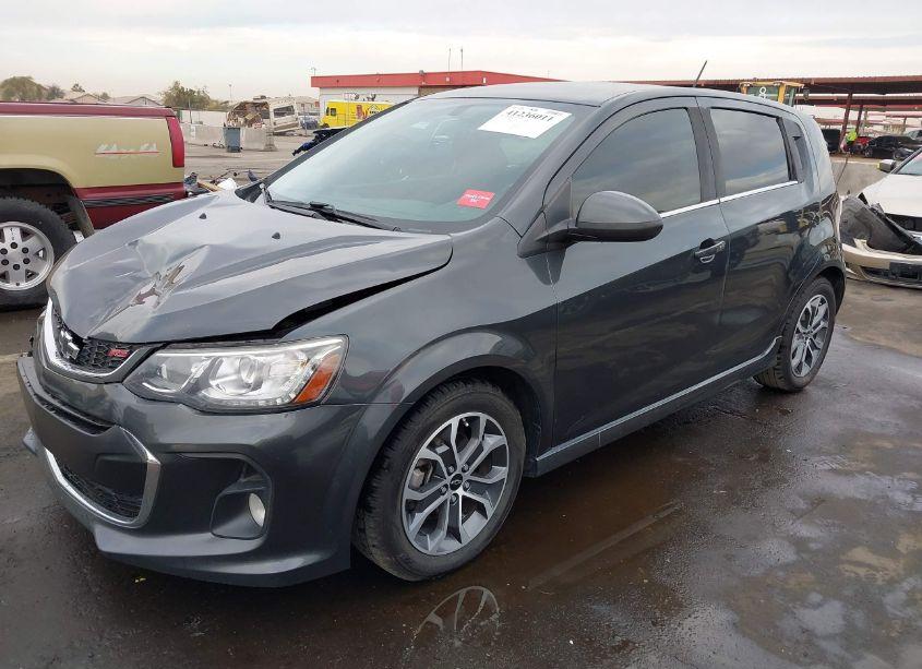 Photo 2 of 2018 Chevrolet Sonic LT AUTO (VIN 1G1JD6SB0J4120121)