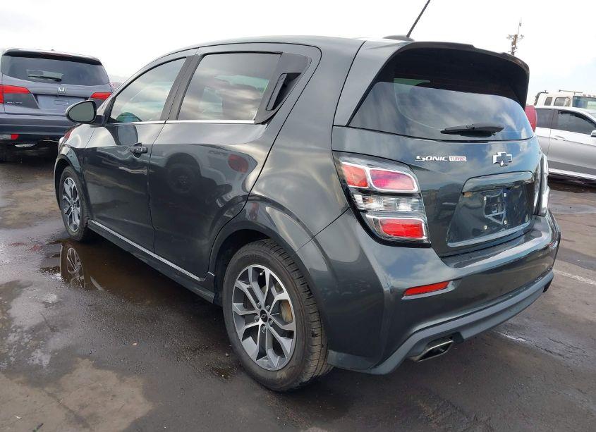 Photo 3 of 2018 Chevrolet Sonic LT AUTO (VIN 1G1JD6SB0J4120121)