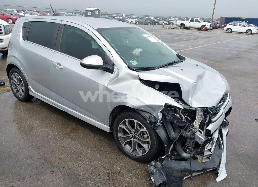 2020 Chevrolet Sonic FWD LT 5-DOOR (VIN 1G1JD6SB0L4136676) main photo