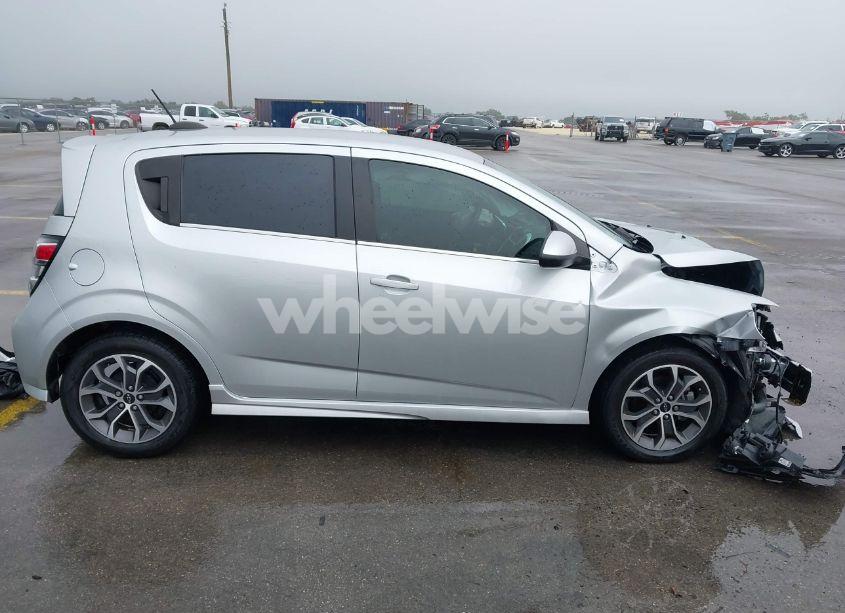 Photo 13 of 2020 Chevrolet Sonic FWD LT 5-DOOR (VIN 1G1JD6SB0L4136676)