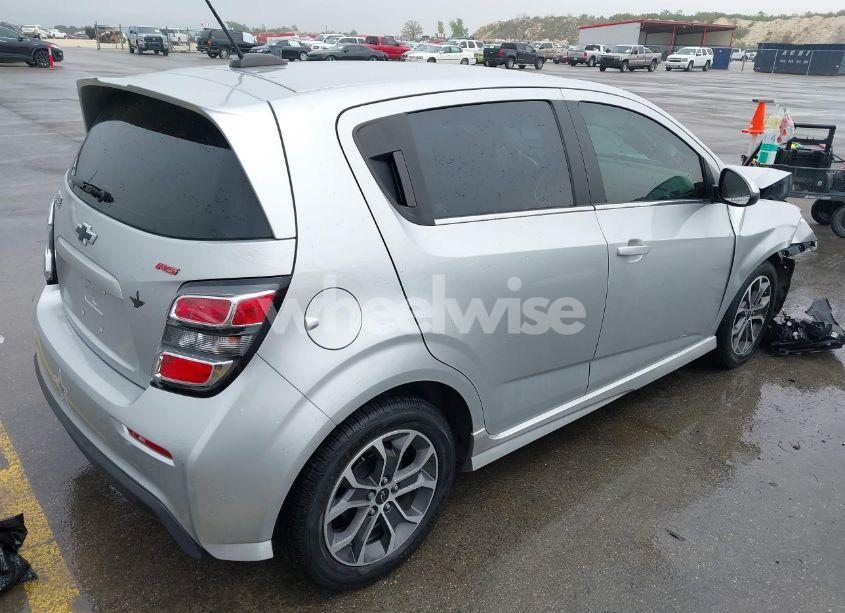 Photo 4 of 2020 Chevrolet Sonic FWD LT 5-DOOR (VIN 1G1JD6SB0L4136676)