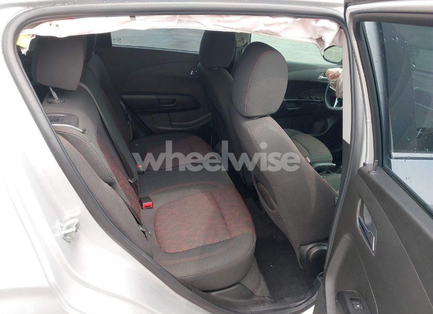 Photo 8 of 2020 Chevrolet Sonic FWD LT 5-DOOR (VIN 1G1JD6SB0L4136676)