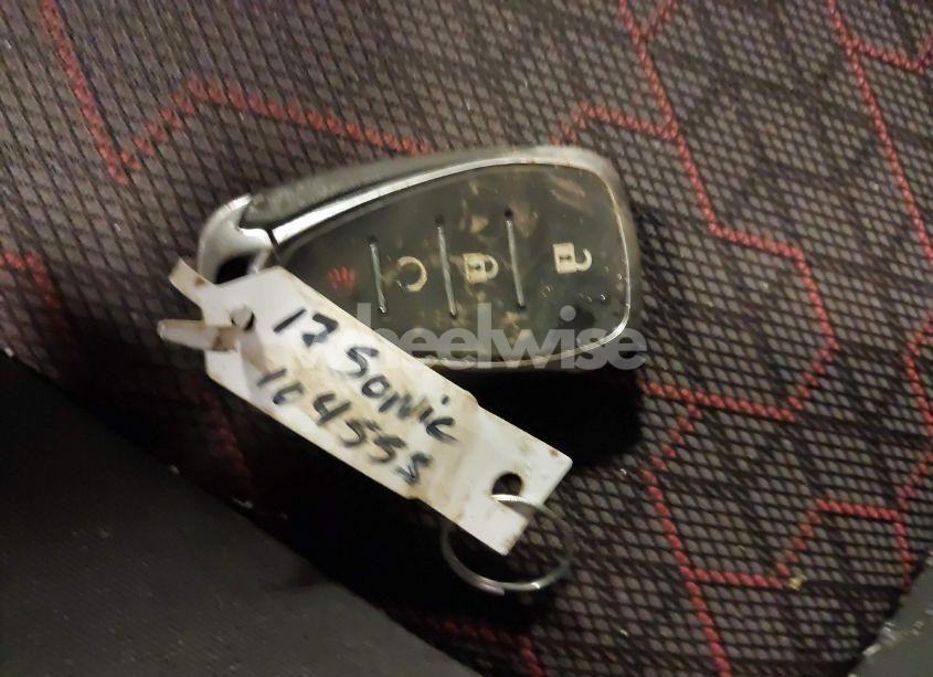 Photo 11 of 2017 Chevrolet Sonic LT AUTO (VIN 1G1JD6SB1H4104553)