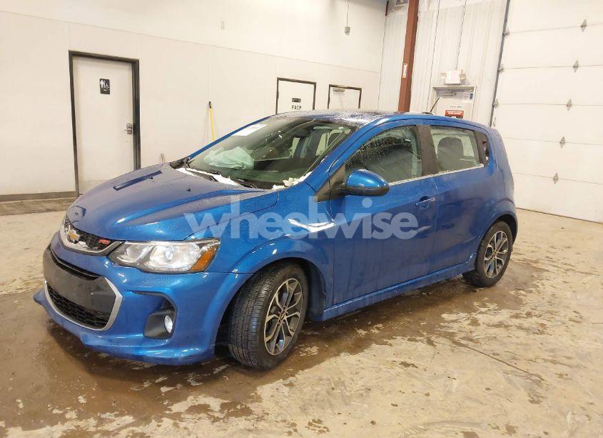 Photo 2 of 2017 Chevrolet Sonic LT AUTO (VIN 1G1JD6SB1H4104553)