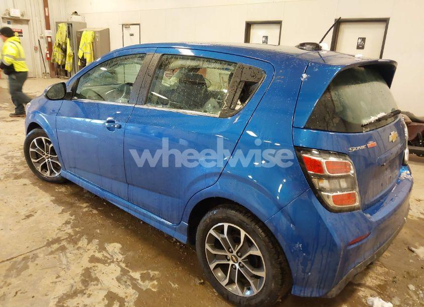 Photo 3 of 2017 Chevrolet Sonic LT AUTO (VIN 1G1JD6SB1H4104553)