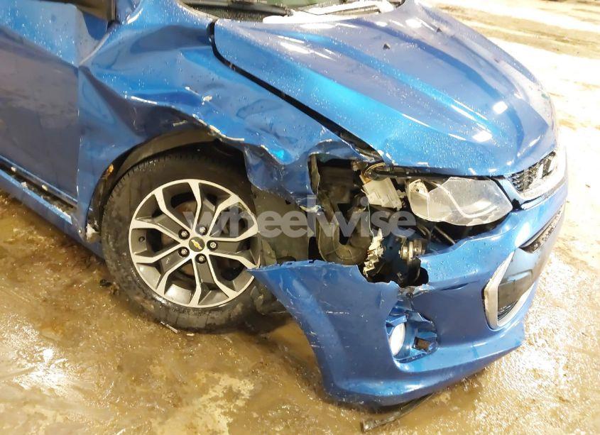 Photo 6 of 2017 Chevrolet Sonic LT AUTO (VIN 1G1JD6SB1H4104553)