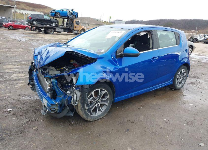 Photo 2 of 2020 Chevrolet Sonic (VIN 1G1JD6SB1L4139893)