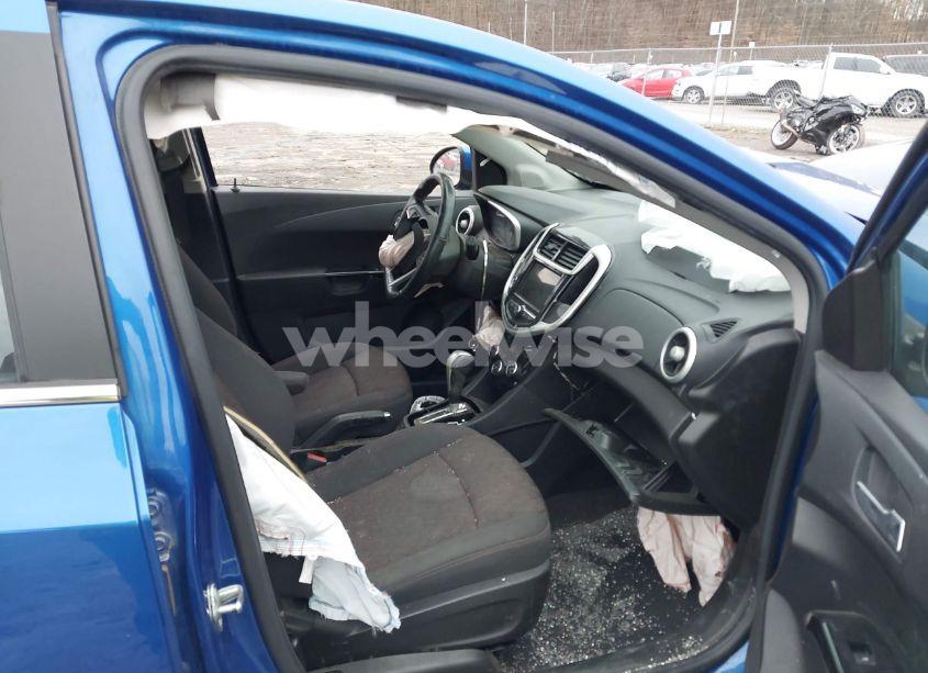 Photo 5 of 2020 Chevrolet Sonic (VIN 1G1JD6SB1L4139893)