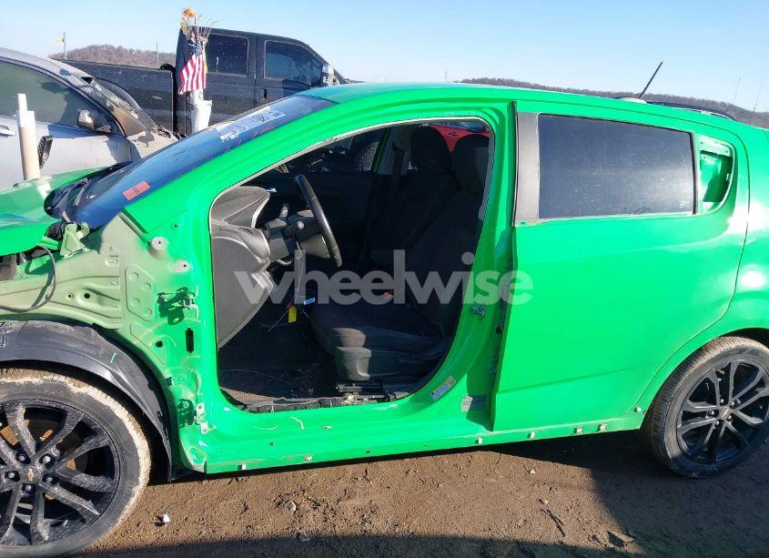 Photo 15 of 2017 Chevrolet Sonic LT AUTO (VIN 1G1JD6SB3H4150384)