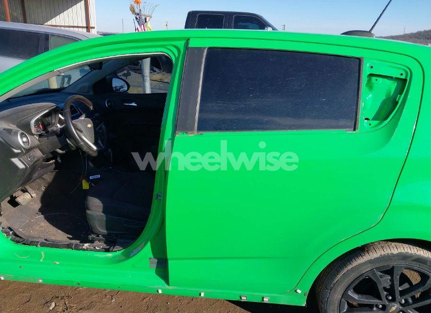 Photo 6 of 2017 Chevrolet Sonic LT AUTO (VIN 1G1JD6SB3H4150384)