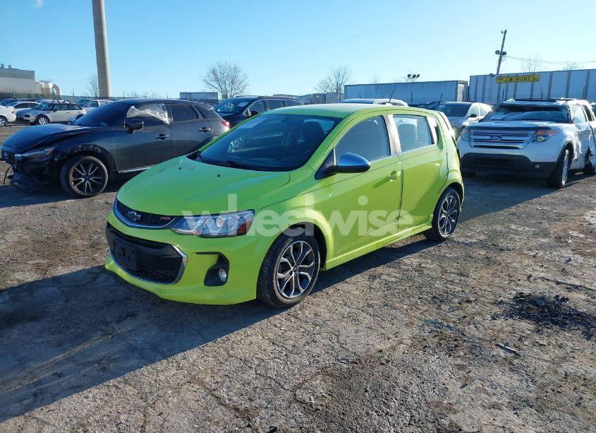 Photo 2 of 2019 Chevrolet Sonic LT AUTO (VIN 1G1JD6SB3K4114752)