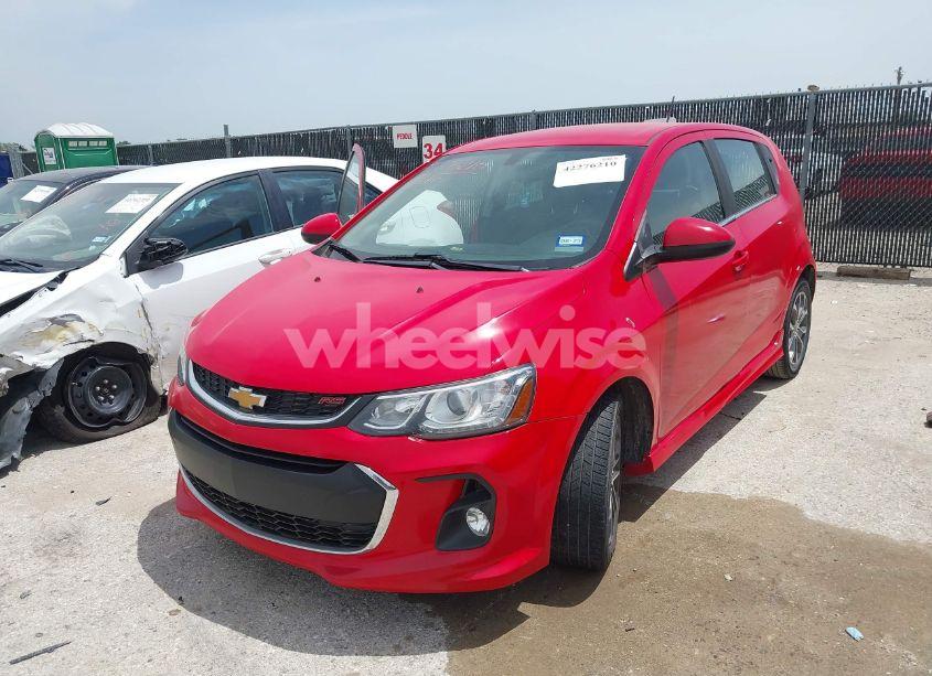 Photo 2 of 2019 Chevrolet Sonic LT AUTO (VIN 1G1JD6SB4K4133956)