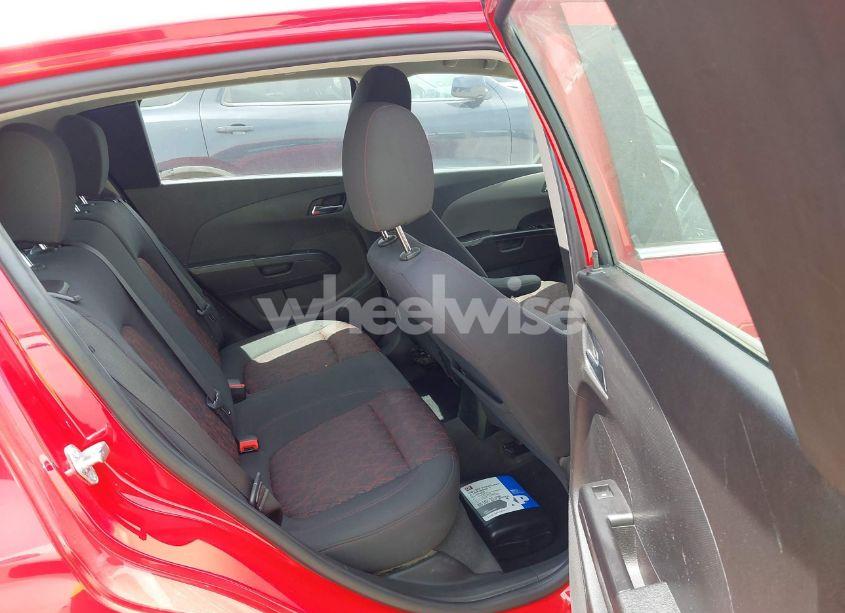 Photo 8 of 2019 Chevrolet Sonic LT AUTO (VIN 1G1JD6SB4K4133956)