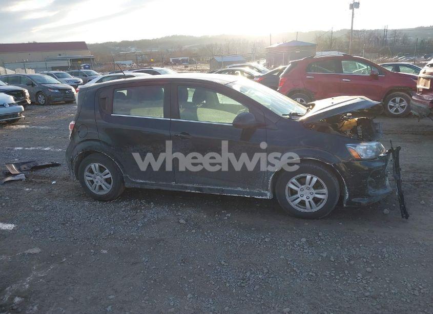 Photo 14 of 2019 Chevrolet Sonic LT AUTO (VIN 1G1JD6SB5K4108290)