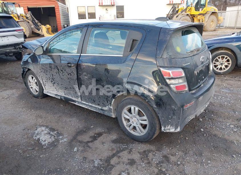 Photo 3 of 2019 Chevrolet Sonic LT AUTO (VIN 1G1JD6SB5K4108290)