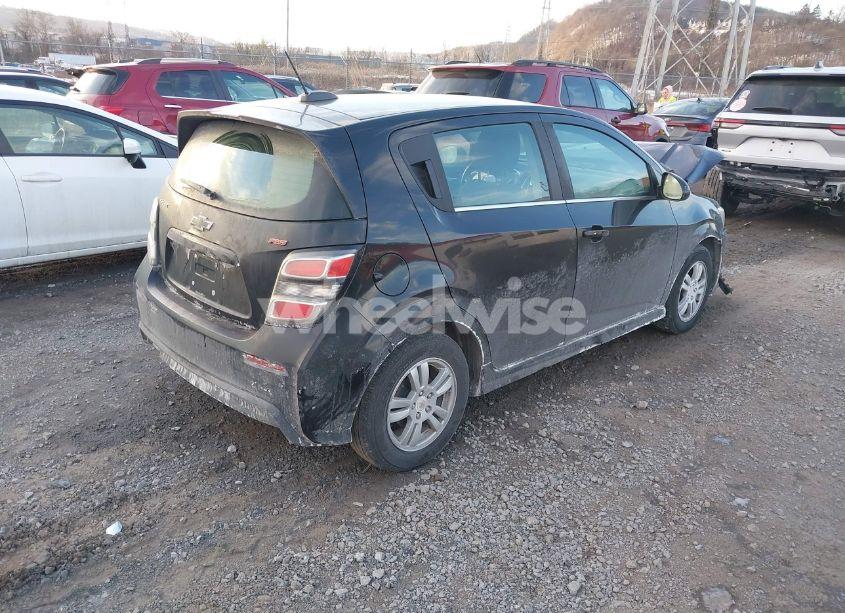 Photo 4 of 2019 Chevrolet Sonic LT AUTO (VIN 1G1JD6SB5K4108290)