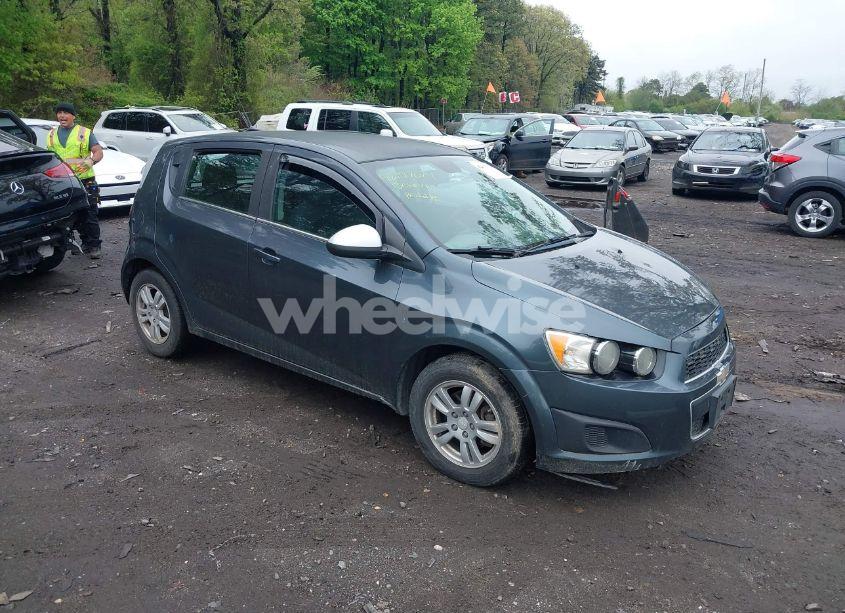 2013 Chevrolet Sonic LT MANUAL (VIN 1G1JD6SB9D4106495) main photo