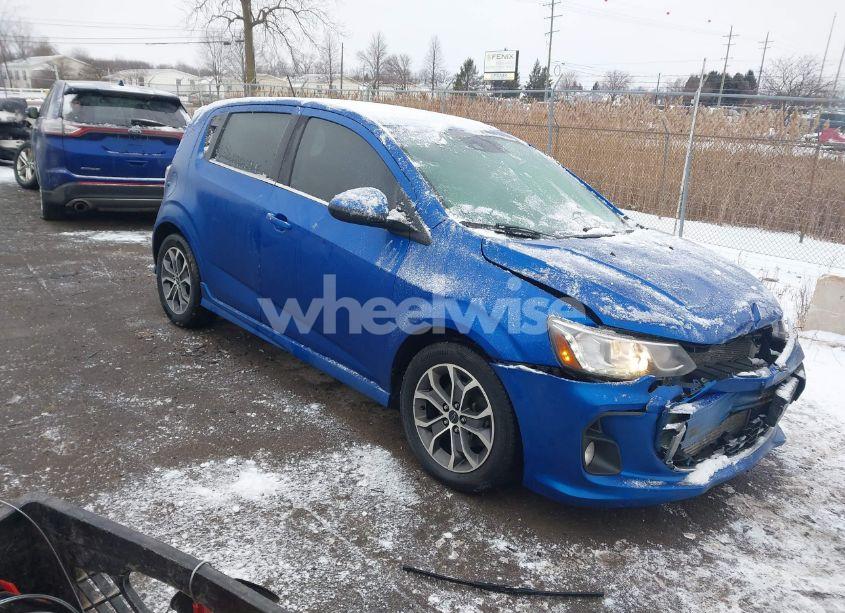 2018 Chevrolet Sonic LT AUTO (VIN 1G1JD6SB9J4112647) main photo