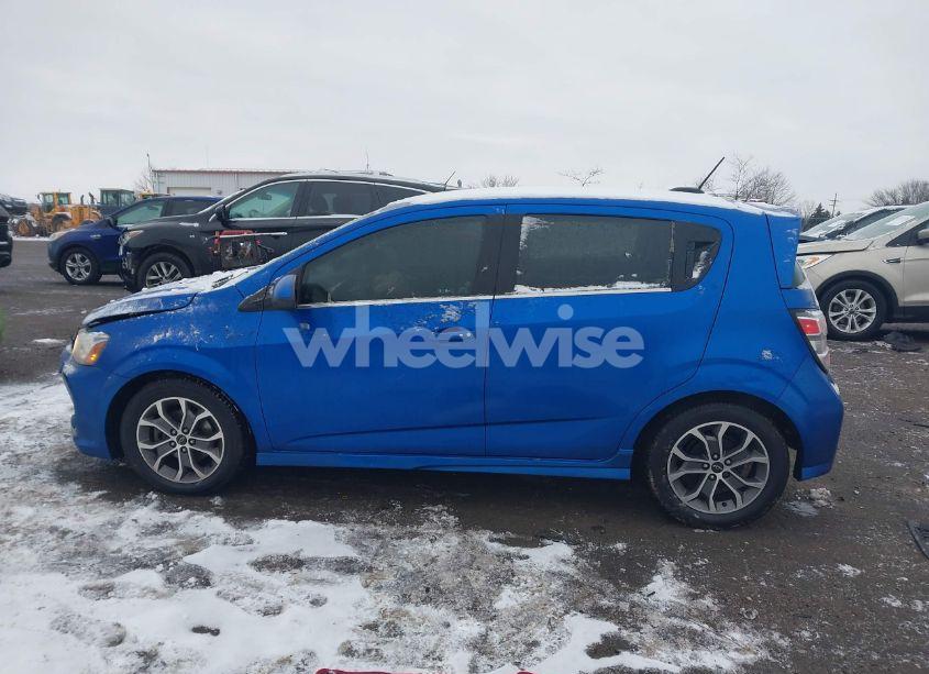 Photo 14 of 2018 Chevrolet Sonic LT AUTO (VIN 1G1JD6SB9J4112647)