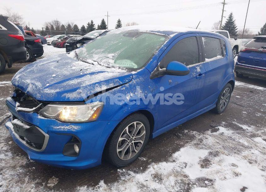 Photo 2 of 2018 Chevrolet Sonic LT AUTO (VIN 1G1JD6SB9J4112647)
