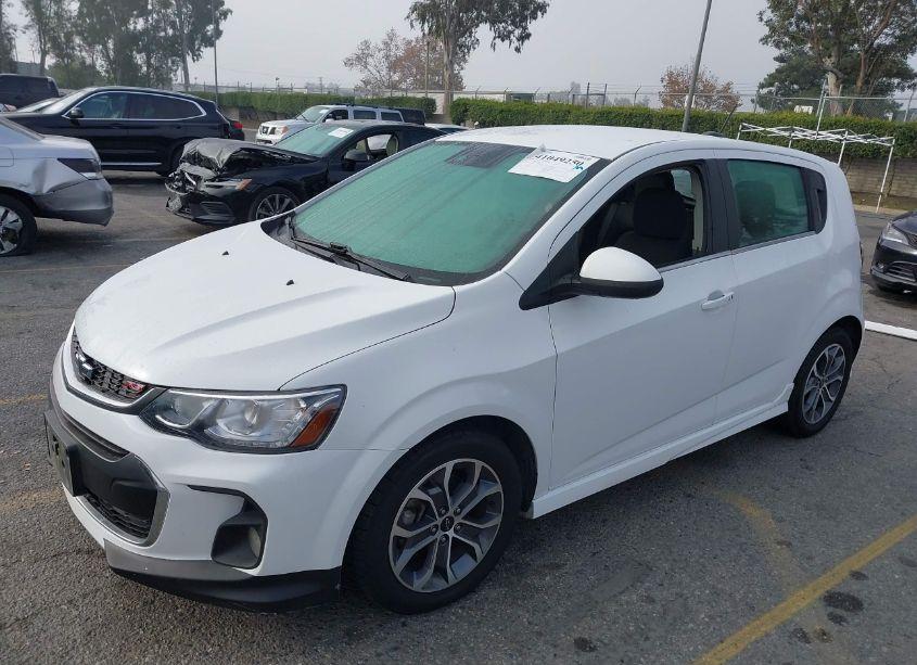 Photo 2 of 2019 Chevrolet Sonic LT AUTO (VIN 1G1JD6SB9K4132768)