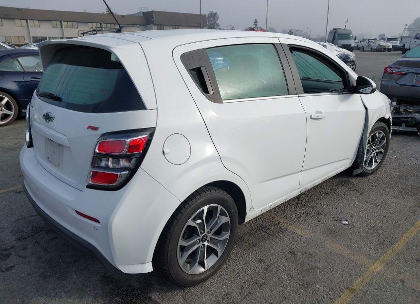 Photo 4 of 2019 Chevrolet Sonic LT AUTO (VIN 1G1JD6SB9K4132768)