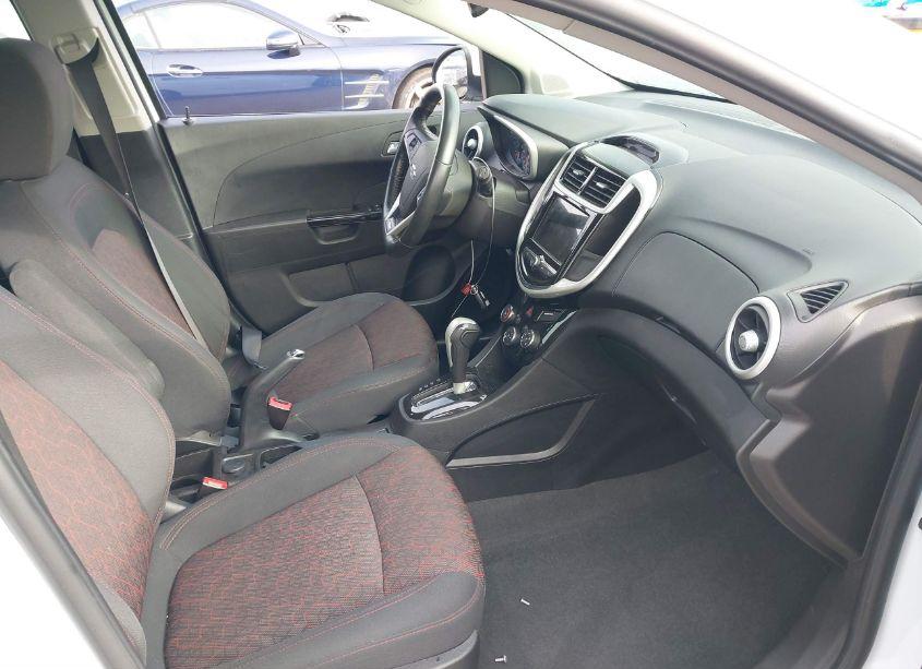 Photo 5 of 2019 Chevrolet Sonic LT AUTO (VIN 1G1JD6SB9K4132768)