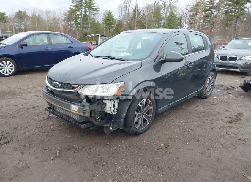 Photo 2 of 2019 Chevrolet Sonic LT AUTO (VIN 1G1JD6SB9K4150185)