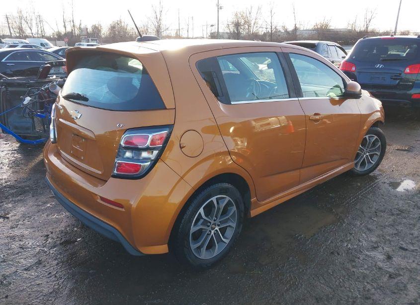 Photo 4 of 2017 Chevrolet Sonic LT AUTO (VIN 1G1JD6SBXH4110495)