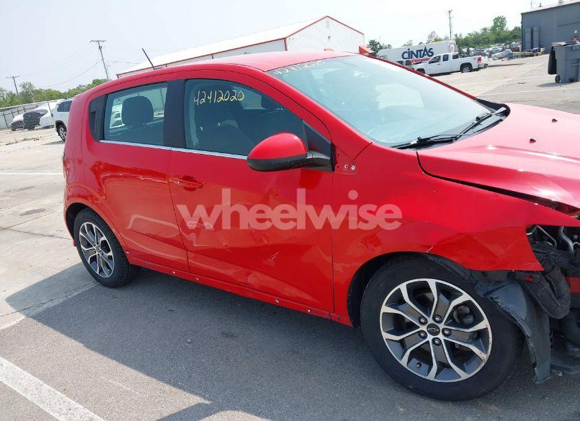 Photo 18 of 2019 Chevrolet Sonic LT AUTO (VIN 1G1JD6SBXK4135954)