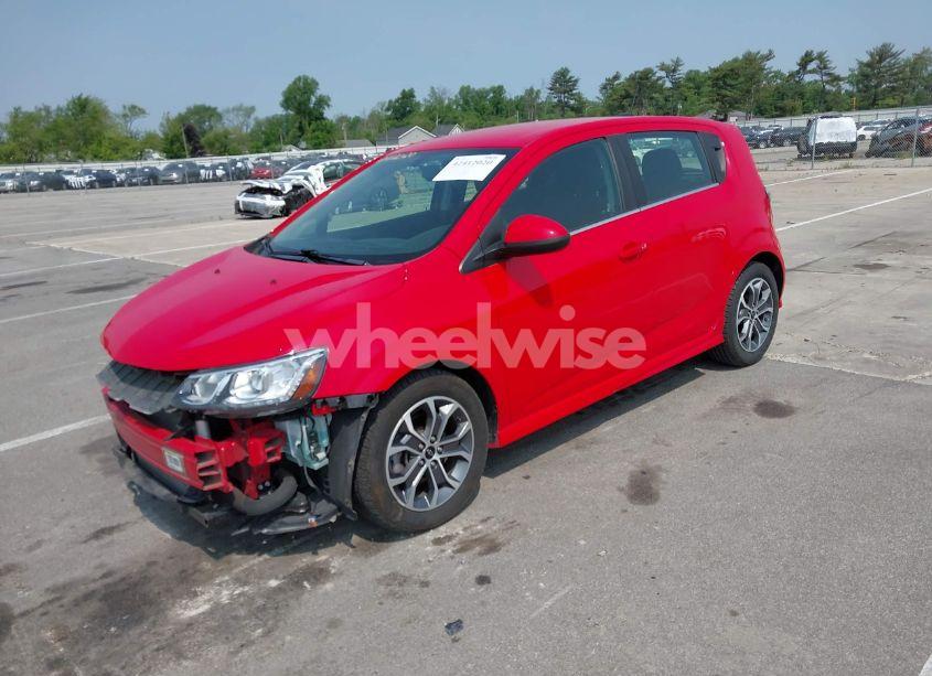 Photo 2 of 2019 Chevrolet Sonic LT AUTO (VIN 1G1JD6SBXK4135954)