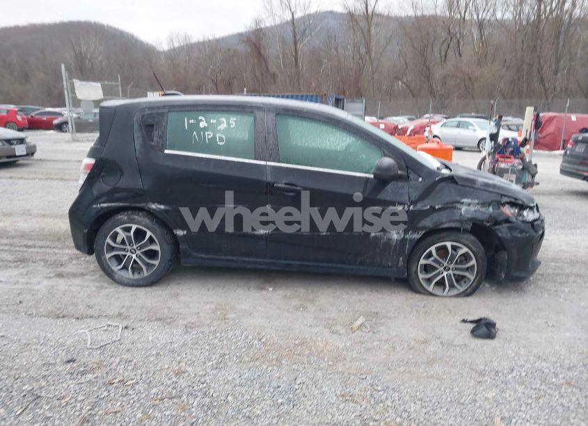 Photo 13 of 2019 Chevrolet Sonic LT AUTO (VIN 1G1JD6SBXK4147957)