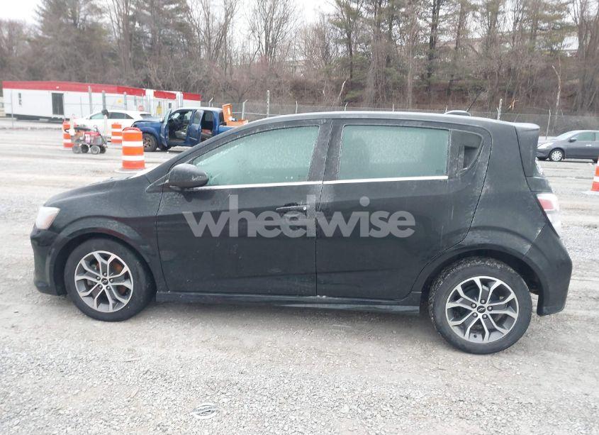Photo 14 of 2019 Chevrolet Sonic LT AUTO (VIN 1G1JD6SBXK4147957)