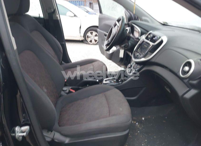 Photo 5 of 2019 Chevrolet Sonic LT AUTO (VIN 1G1JD6SBXK4147957)