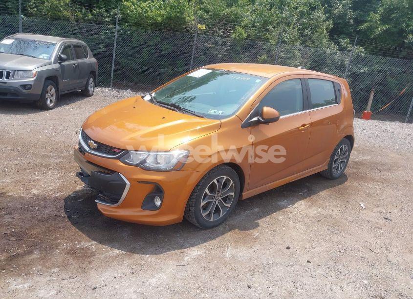 Photo 2 of 2017 Chevrolet Sonic LT AUTO (VIN 1G1JD6SG0H4117449)