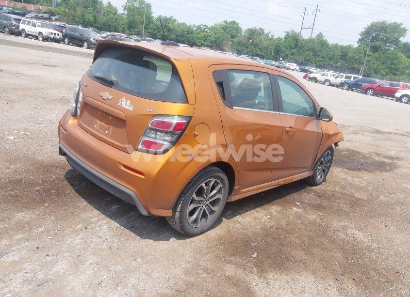 Photo 4 of 2017 Chevrolet Sonic LT AUTO (VIN 1G1JD6SG0H4117449)