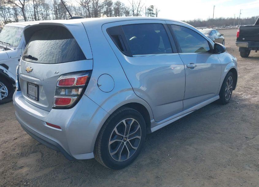 Photo 4 of 2017 Chevrolet Sonic LT AUTO (VIN 1G1JD6SG1H4128685)