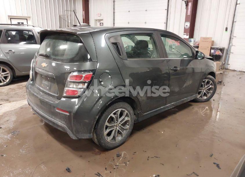 Photo 4 of 2017 Chevrolet Sonic LT AUTO (VIN 1G1JD6SG6H4147801)