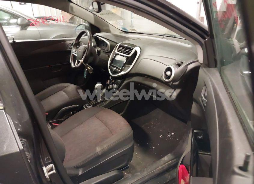 Photo 5 of 2017 Chevrolet Sonic LT AUTO (VIN 1G1JD6SG6H4147801)