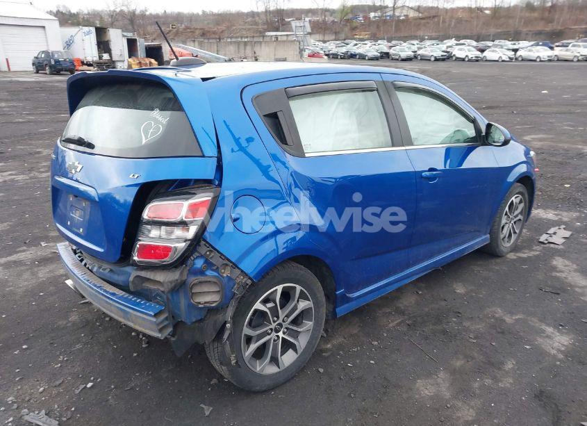 Photo 4 of 2018 Chevrolet Sonic LT AUTO (VIN 1G1JD6SG6J4116022)