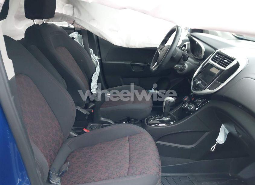 Photo 5 of 2018 Chevrolet Sonic LT AUTO (VIN 1G1JD6SG6J4116022)