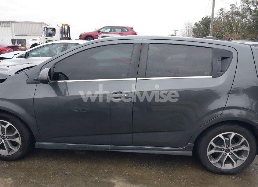 Photo 14 of 2018 Chevrolet Sonic LT AUTO (VIN 1G1JD6SG7J4106602)