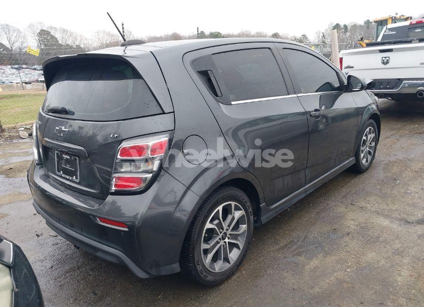 Photo 4 of 2018 Chevrolet Sonic LT AUTO (VIN 1G1JD6SG7J4106602)