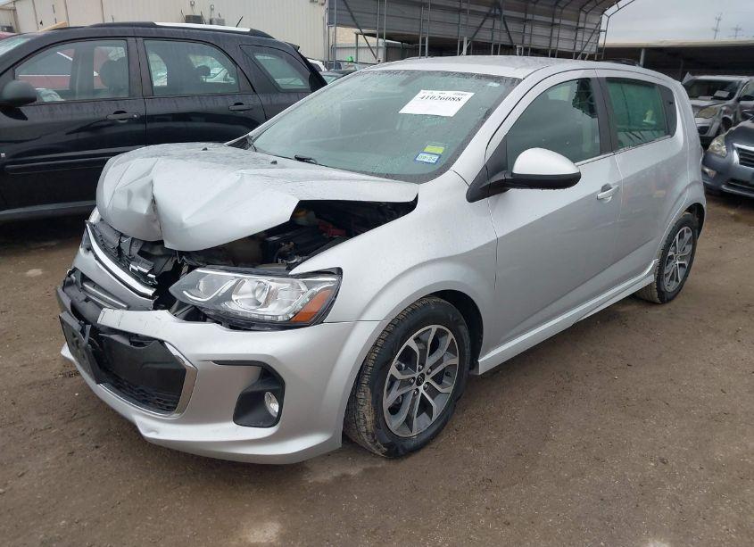 Photo 2 of 2018 Chevrolet Sonic LT AUTO (VIN 1G1JD6SG8J4118841)