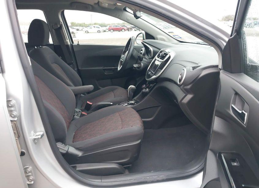 Photo 5 of 2018 Chevrolet Sonic LT AUTO (VIN 1G1JD6SG8J4118841)