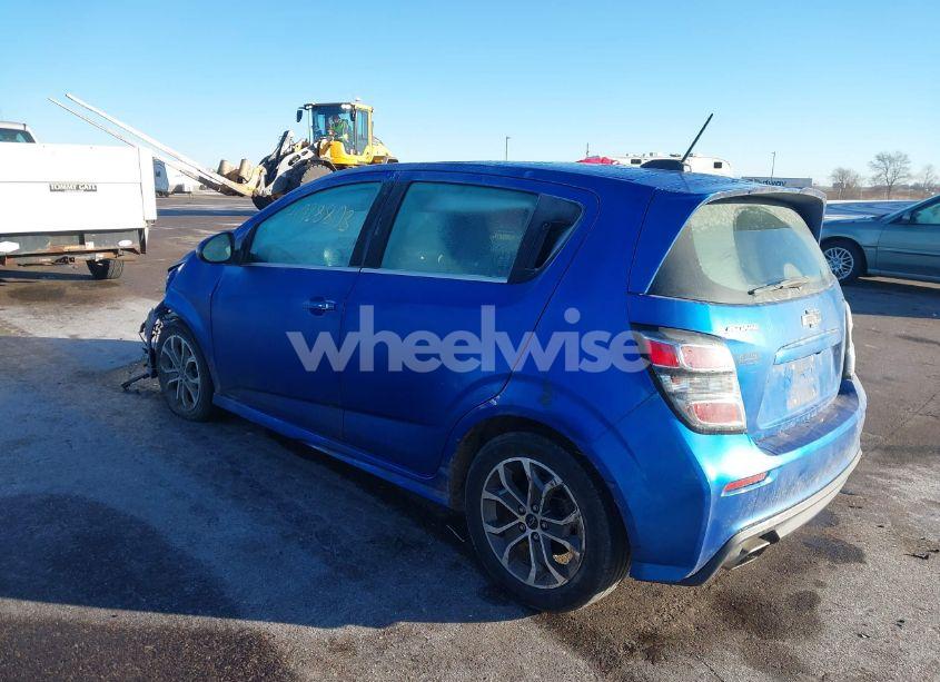 Photo 3 of 2018 Chevrolet Sonic LT AUTO (VIN 1G1JD6SH0J4104456)