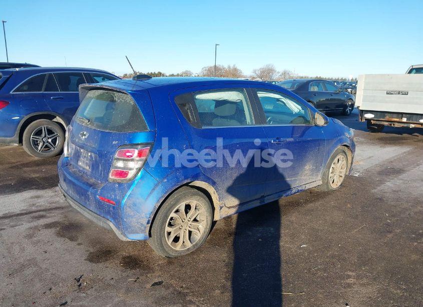 Photo 4 of 2018 Chevrolet Sonic LT AUTO (VIN 1G1JD6SH0J4104456)