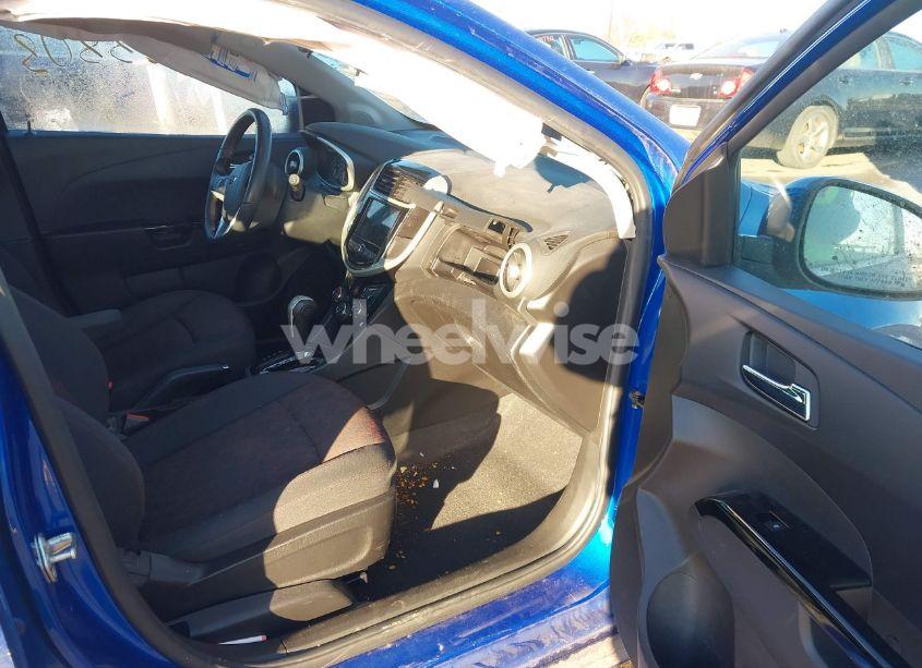 Photo 5 of 2018 Chevrolet Sonic LT AUTO (VIN 1G1JD6SH0J4104456)